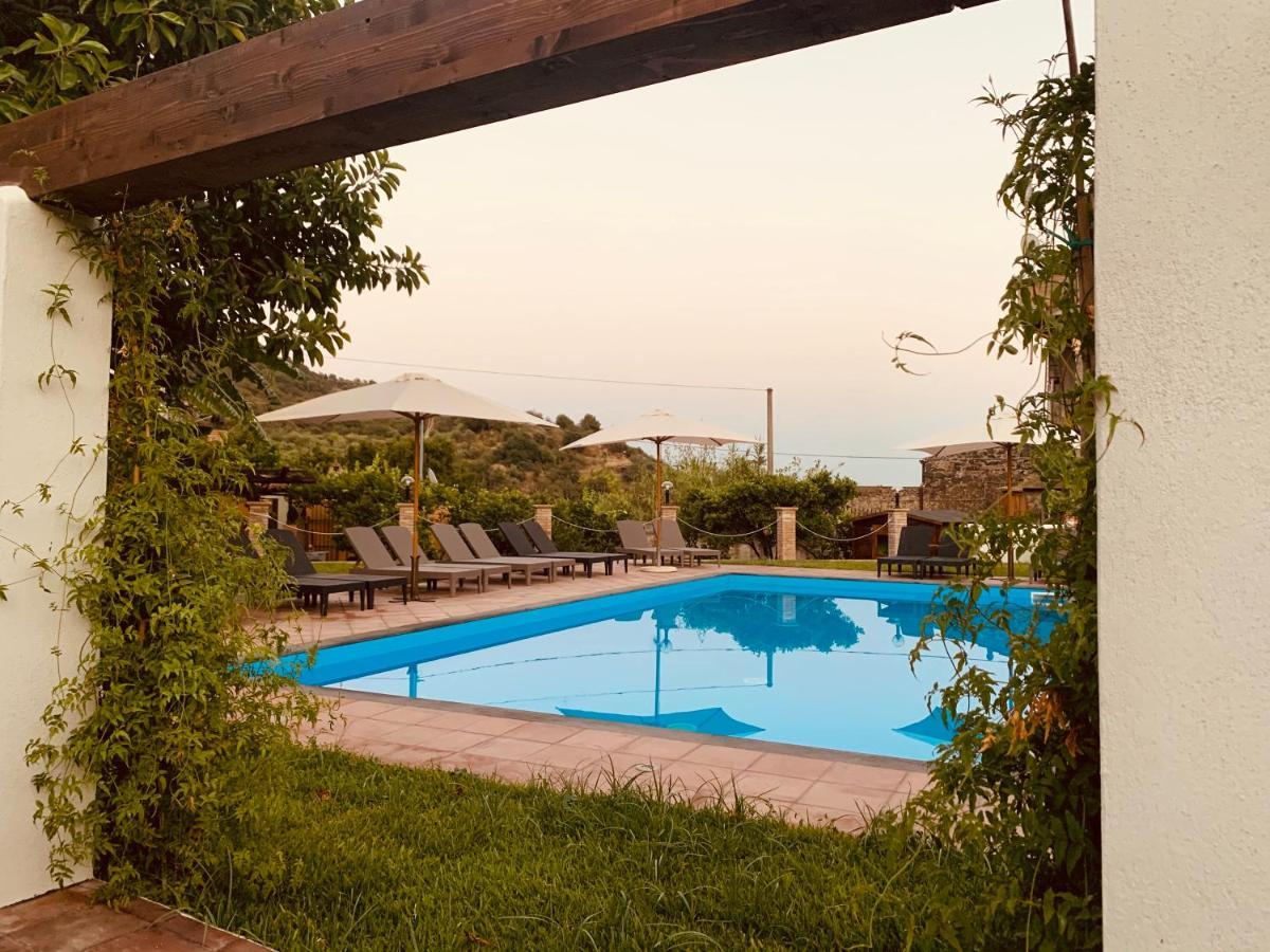 Villa Le Gemelle Dell'Alcantara Motta Camastra Exterior photo